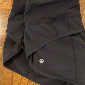 lululemon size 4 black speed up shorts
